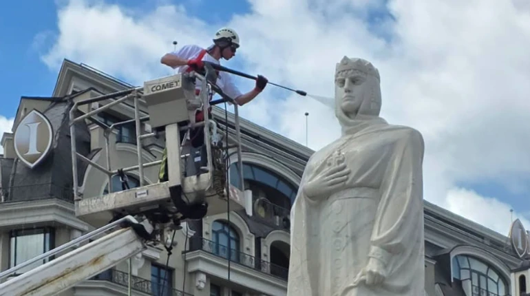 У Києві почали відкривати історичні пам’ятники після консервації