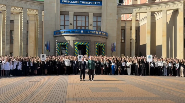 У Києві посвяту 2000 першокурсників не зупинили під час тривоги: поліція відкрила справу