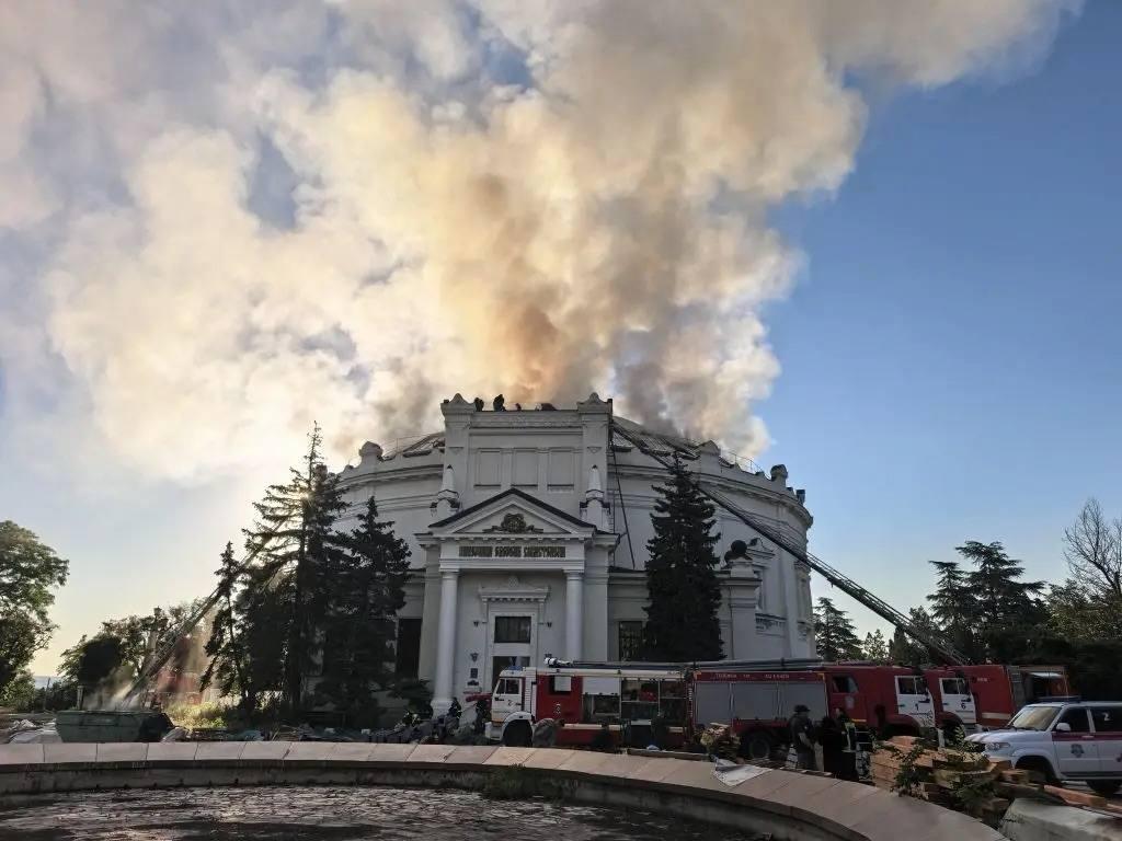 У Севастополі після удару дрона горіла знаменита панорама