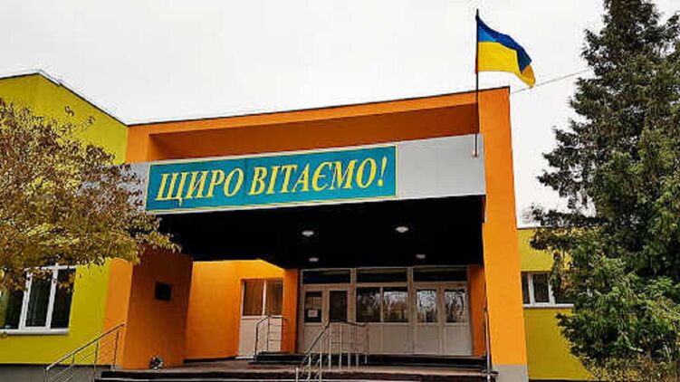 У школах Києва можуть змінити навчання: тривоги забирають майже 4 уроки з 6
