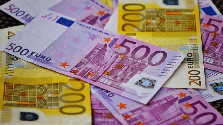 Увага! Євро в Україні встановив новий рекорд: НБУ підняв офіційний курс вище 51 гривні