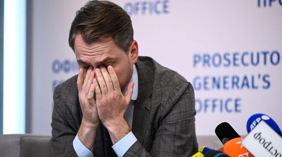 Важливо! Руслан Кравченко подав у відставку: генпрокурор назвав своє рішення «політичним»