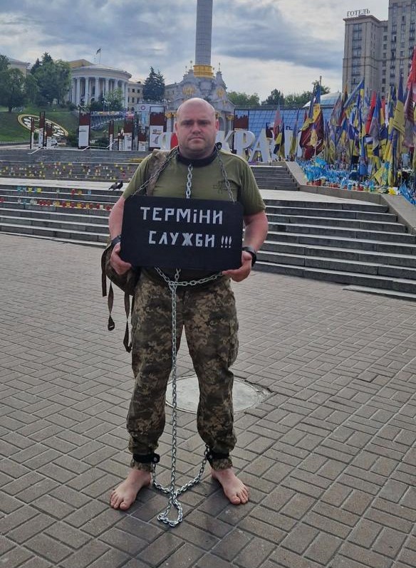 Військовий у кайданах вийшов на Майдан: що вимагає Москалюк