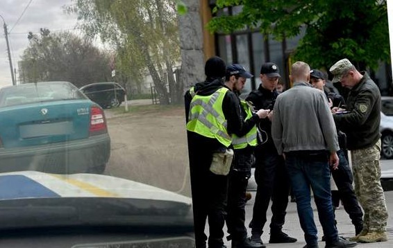 Водія забрали до ТЦК, а авто лишили на дорозі: що робити в такій ситуації