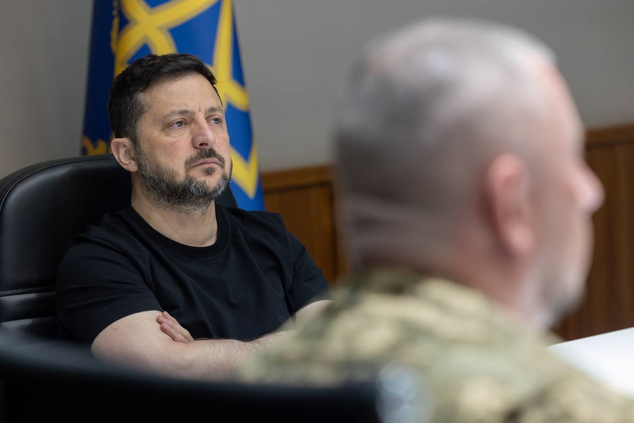 Зеленський другий день збирає військове командування: названо 6 генералів і головні проблеми фронту