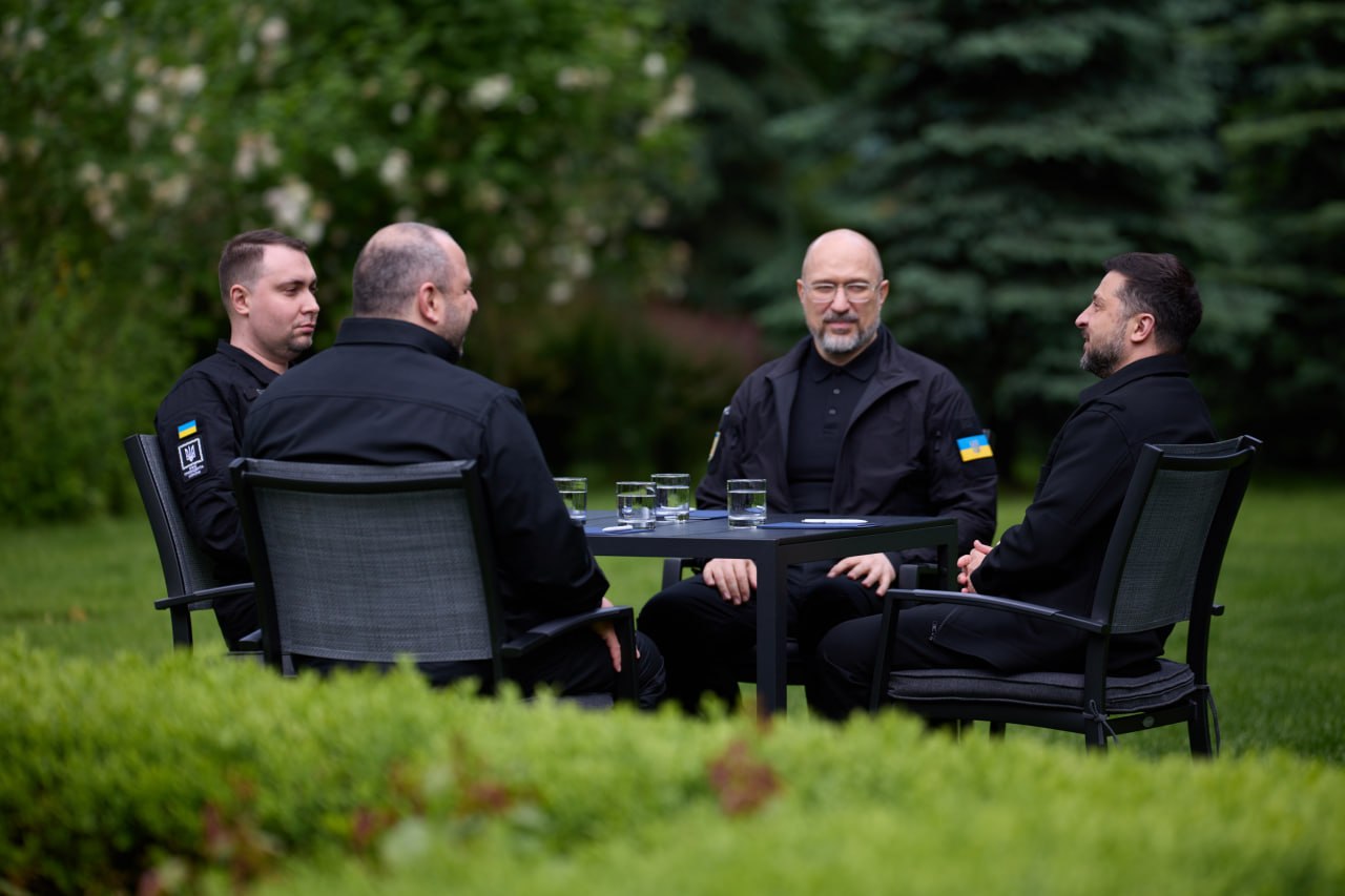Зеленський зібрав спецнараду: ППО, дрони, полонені та енергетика у фокусі