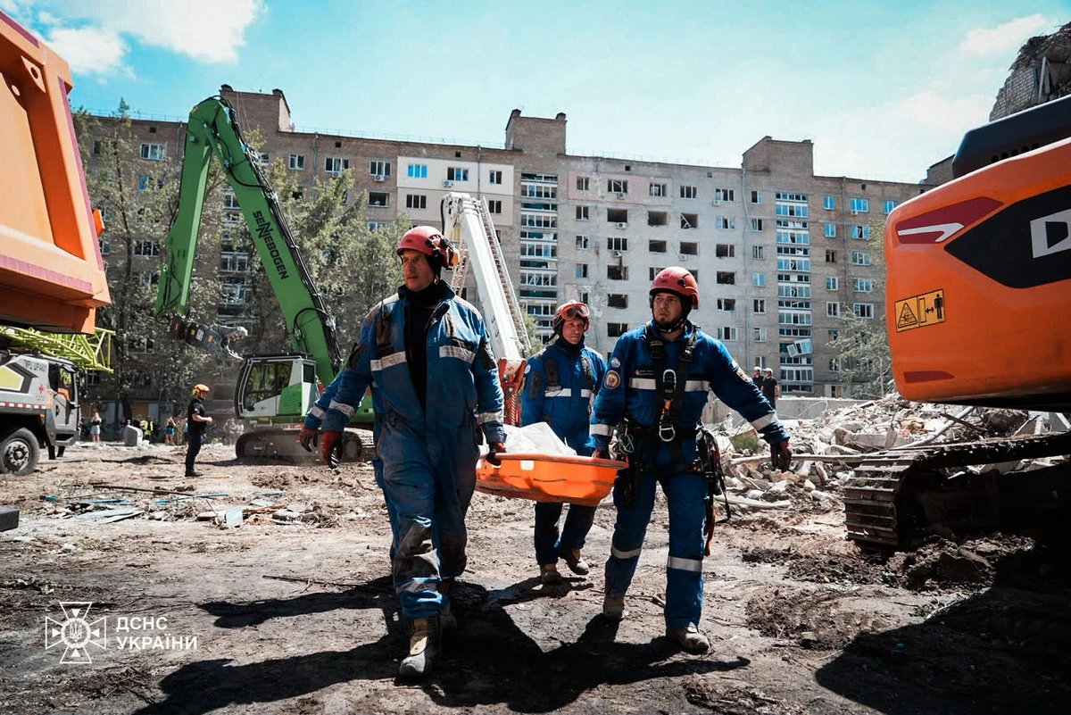 Жах! Кількість загиблих після атаки на Київ зросла до 21 людини