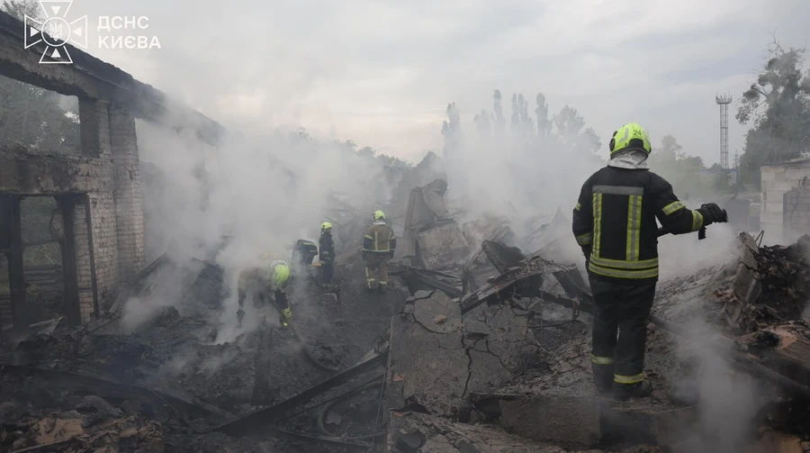 Жах! Після атаки РФ на Київ знайшли тіло загиблого: ще 4 людини постраждали