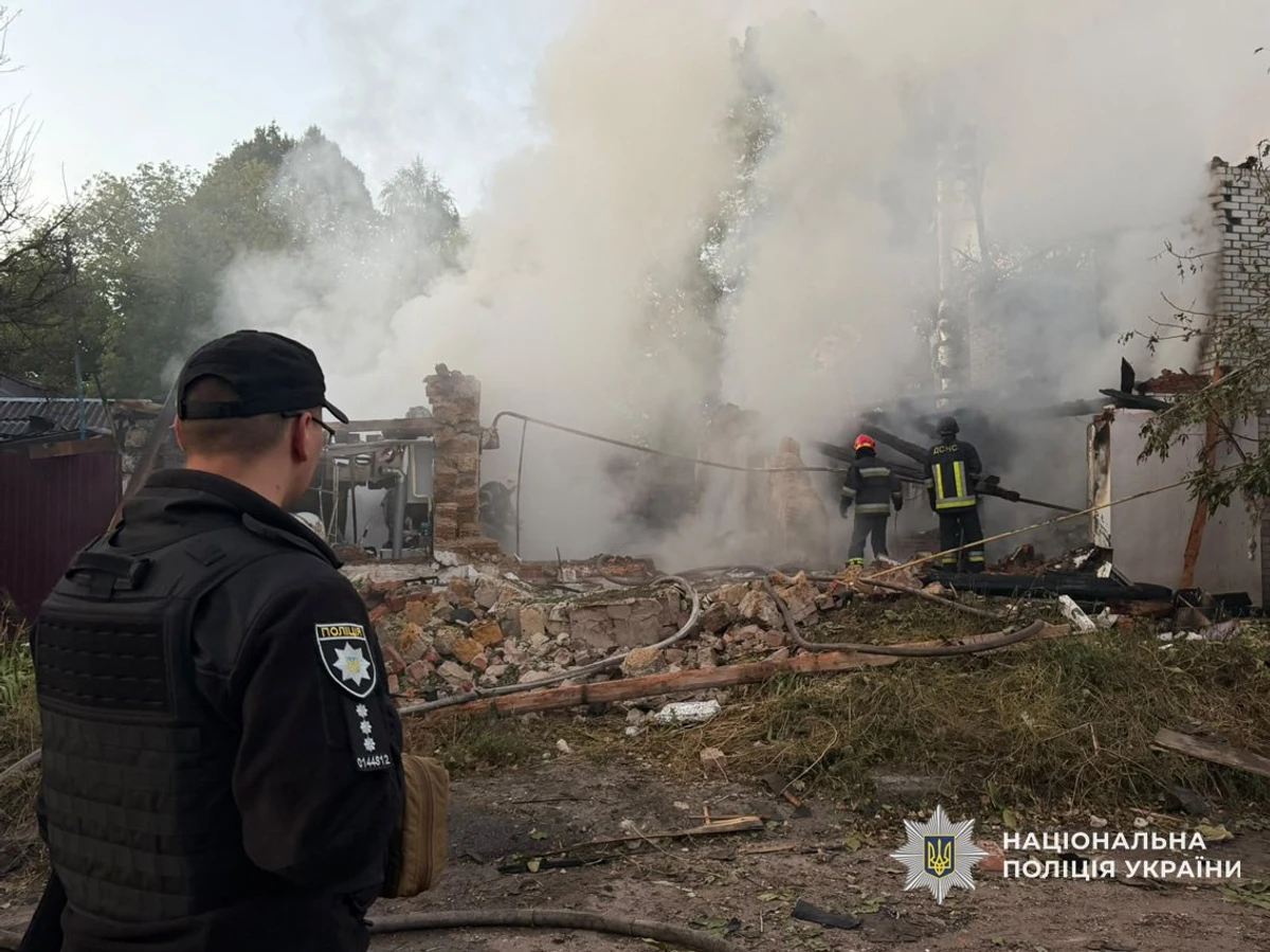 Жах! Росія вдарила дроном по будинку в Чернігові: загинули жінка та 4-річна дівчинка. ФОТО