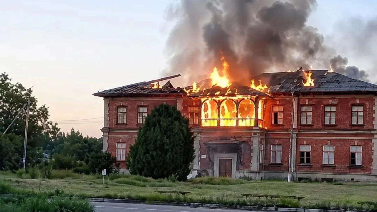 Згоріла пам’ятка XIX століття: росіяни вдарили по садибі Миклашевських під Запоріжжям
