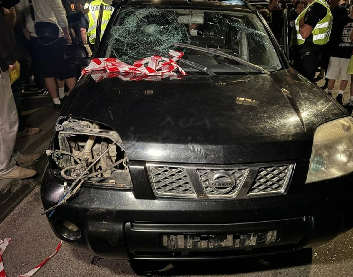 Знову! У Тернополі натовп атакував авто ТЦК: військові травмовані, після сутички люди вийшли на марш. ФОТО